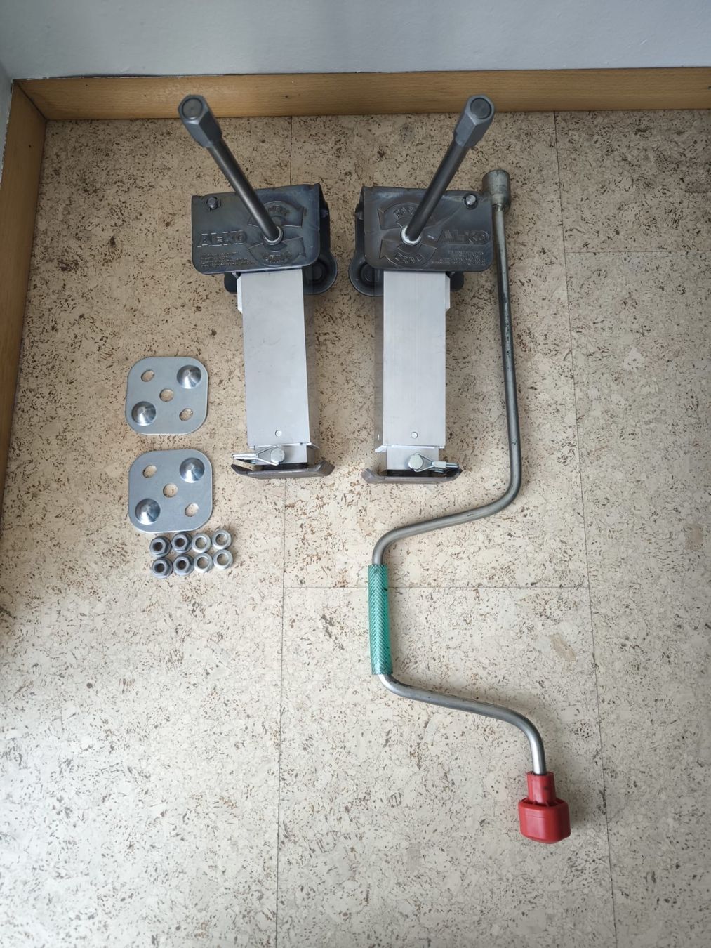Altri accessori per camping: AL-KO Hubstützen Click Fix – Nuovo (secondo la descrizione) da Berneck venduto da sch_c2nv