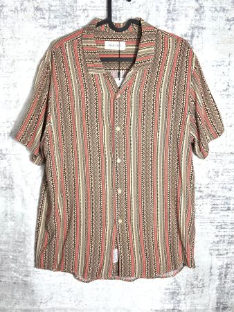 PIER ONE "PATTERN" SHORT SLEEVES SHIRT Sz: M