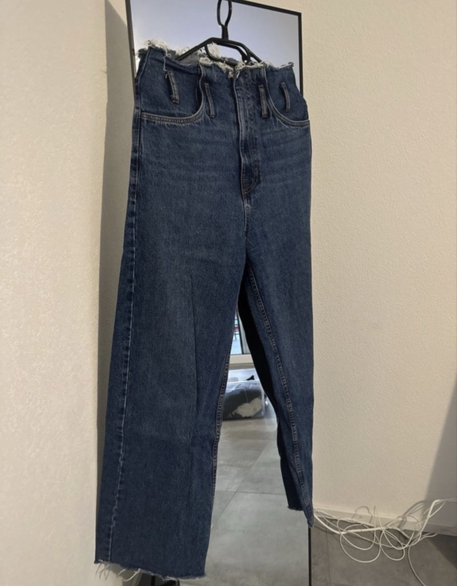 Jeans: Jeans stradivarius taille haute effiloché taille 36 – Usato da Estavayer-le-Lac venduto da Iness_oth