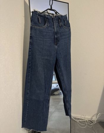 Jeans stradivarius taille haute effiloché taille 36