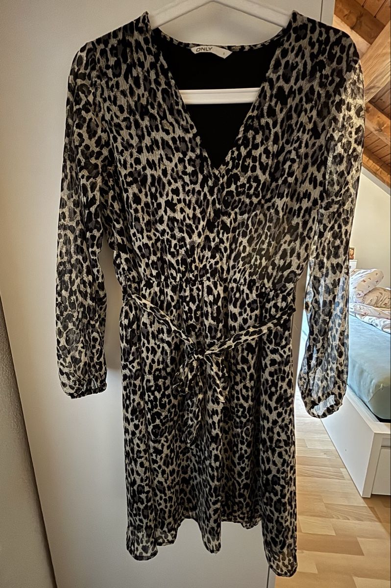 Only Vestiti: Only Kleid, Leo-Look, Grösse S, Herbst/Winter – Usato da Dielsdorf venduto da zumba93