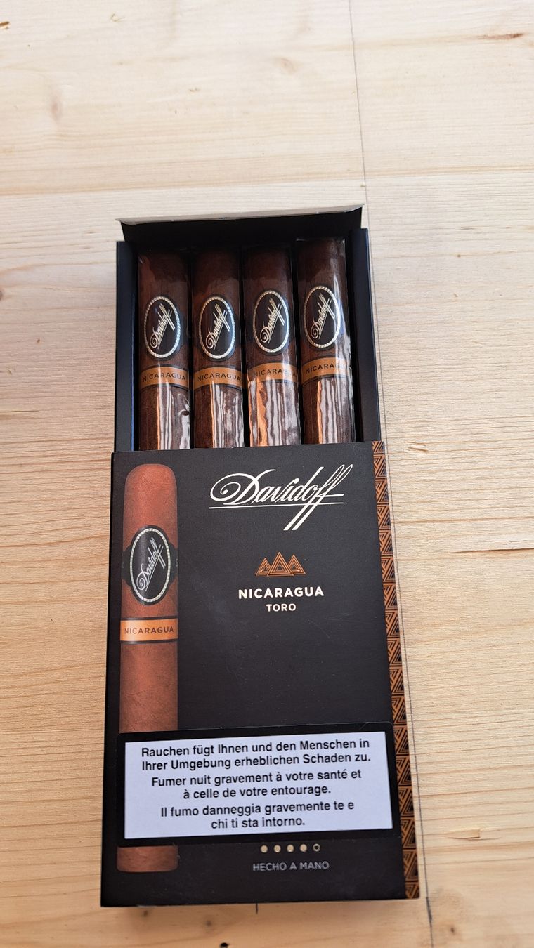 Davidoff Sigari: Davidoff Zigarren/Zigaretten  – Nuovo e nell'imballaggio originale da Saanen venduto da and_2k5y 1