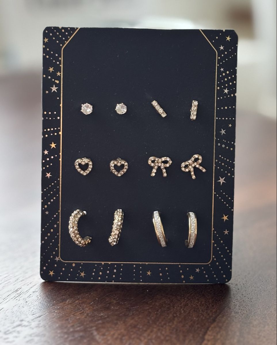 Orecchini pendenti & Orecchini a lobo: Ohrringe/ Earrings Set 6 Studs Gold Plated - NEW – Nuovo e nell'imballaggio originale da Zürich venduto da cha_jz8q 1