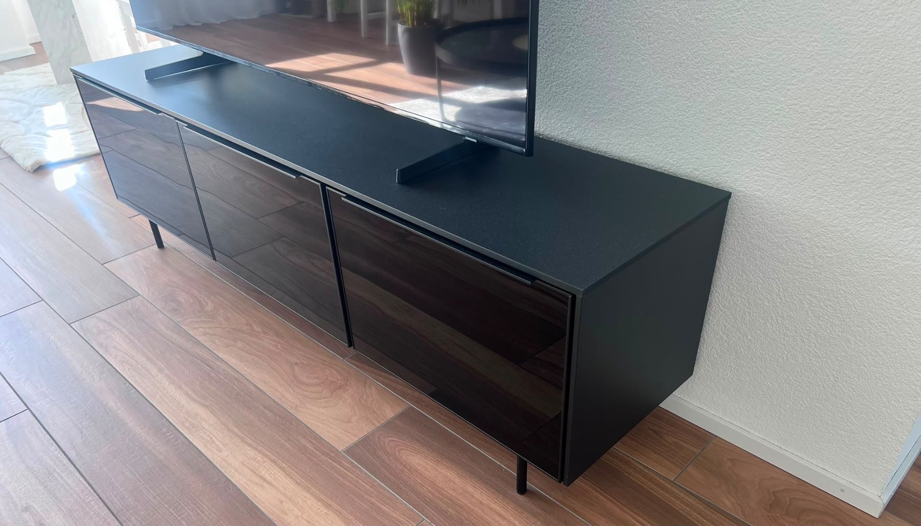TV Möbel: Fernsehmöbel – Gebraucht aus Effretikon von sab_h66s 1
