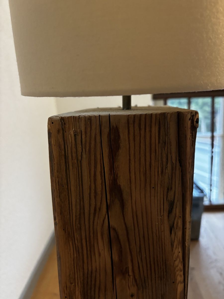 Lampen: Rustic Floor Lamp with Wooden Post – Gebraucht aus Uster von RGertsch 3