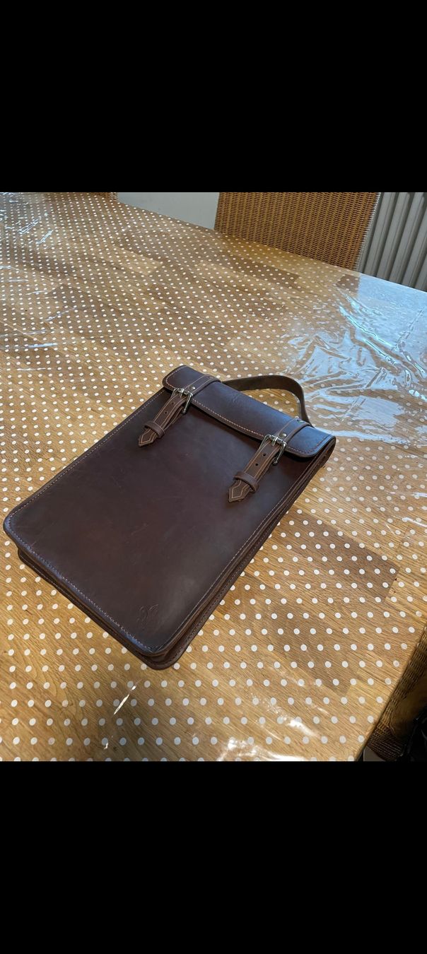 Koffer & Taschen: Sac documents en cuir vintage, style unique – Neu und originalverpackt aus chatel St denis von AD.Leder.Cuir