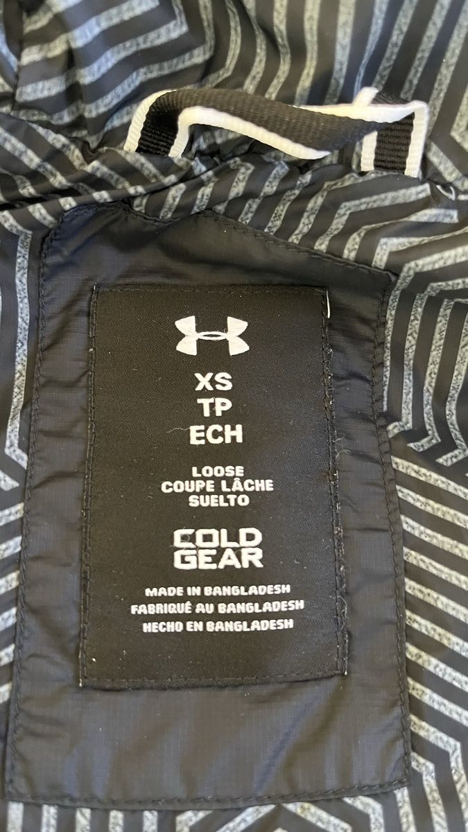 Under Armour Giacche: Under Armour Damen Jacke XS – Nuovo (secondo la descrizione) da Davos Platz venduto da Infinity795 3