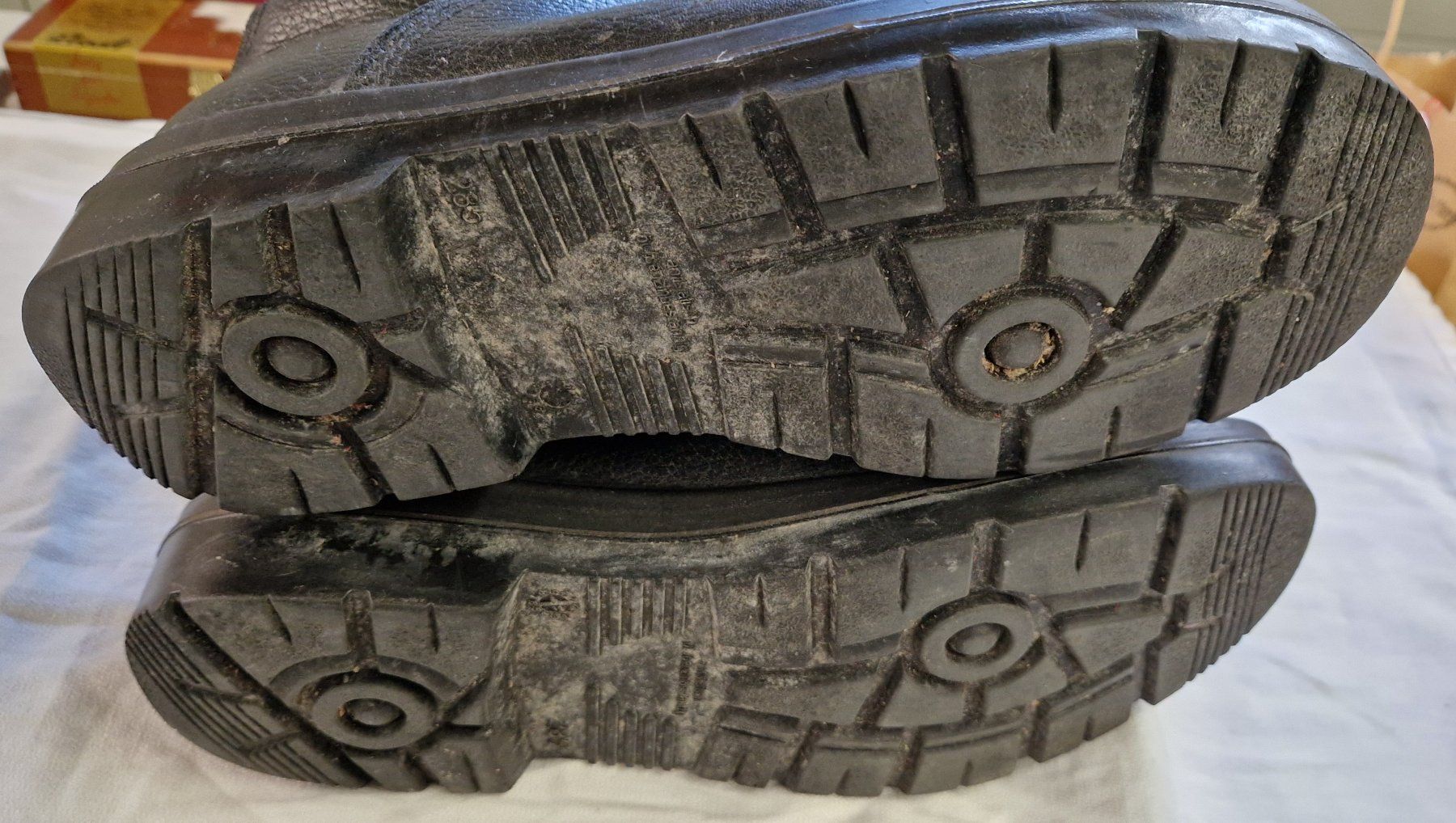 Schweizer Armee Herrenschuhe: MILITÄR WANDERSCHUH – Gebraucht aus Bilten von Mic2022 2