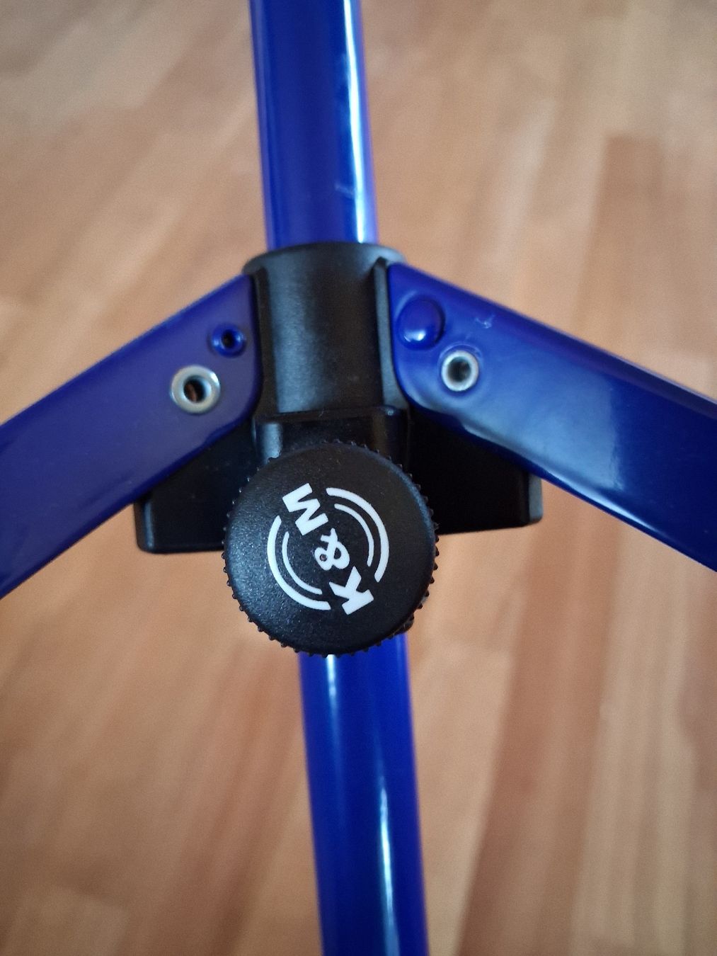 Supporti per strumenti musicali & leggii: Notenständer K&M blau gebraucht 10050 – Usato da Luzern venduto da fap_7tnm 2