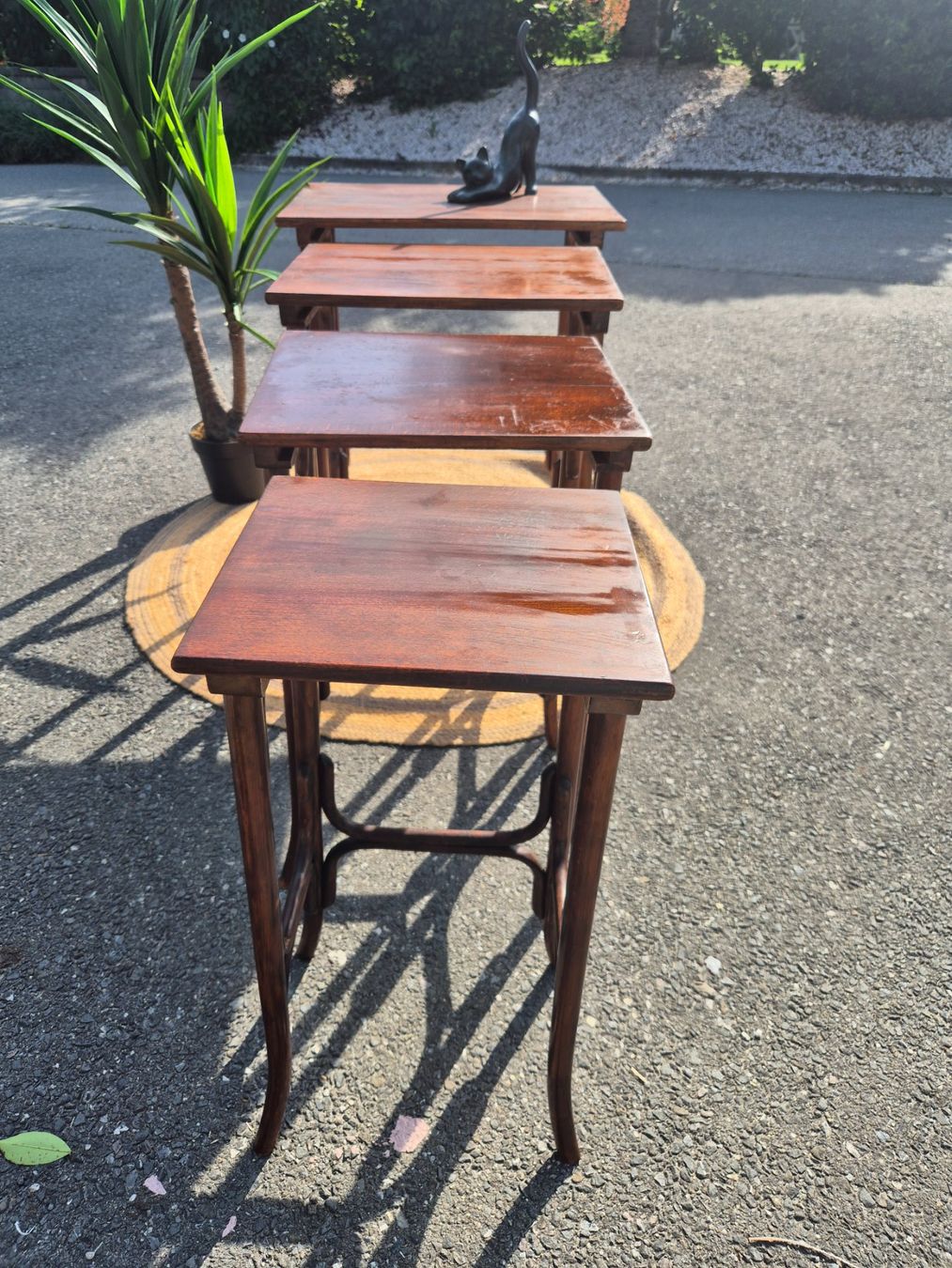 Thonet Tavoli: Tables gigognes en bois Thonet – Usato da Fully venduto da tameab 2