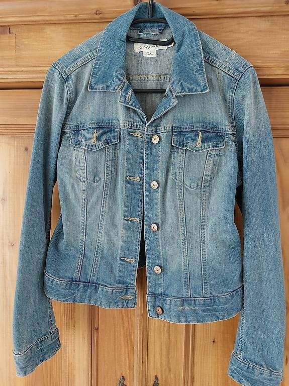 Vestes: Jeansjacke + Gratis Shirt und Accessoire – D'occasion à Emmetten par sandra0310