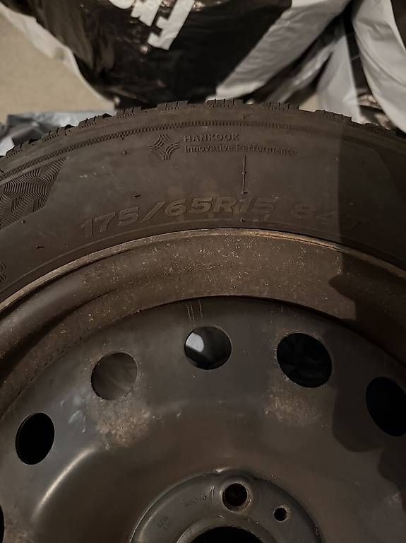 Pneumatici & Ruote complete: Winterkomplettrad Renault Clio – Usato da Herznach venduto da cassanese87011 1