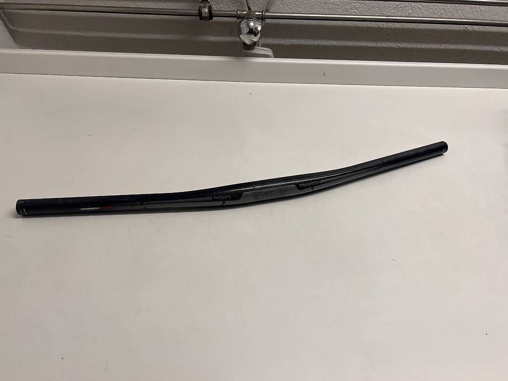 Pezzi di ricambio: Truvativ NDR 30 Carbon Lenker – Usato da Villmergen venduto da Cari-1973