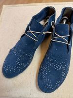 Trendige Slip-on-Sneaker mit Nietenverzierung