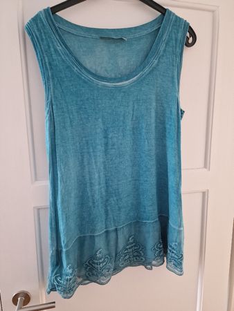 Bottega Sommertop Türkis mit Stickerei, Grösse XL, Neuwertig