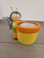 Fröhlicher Übertopf mit Schmetterling - Tolle Dekoration!