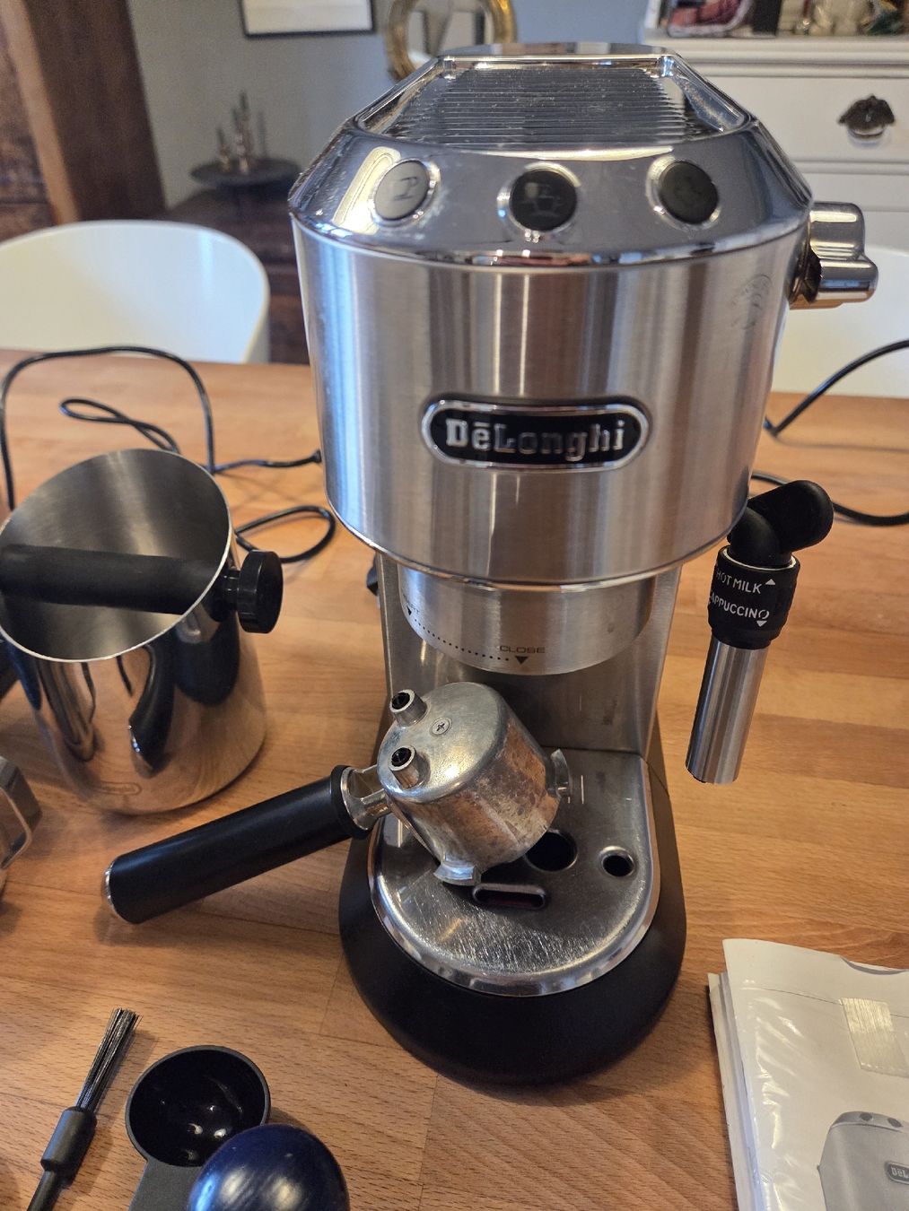 De'Longhi Kaffeemaschinen & Espressomaschinen: De Longhi Kaffeemaschine  – Gebraucht aus Eglisau von Judihui03 1