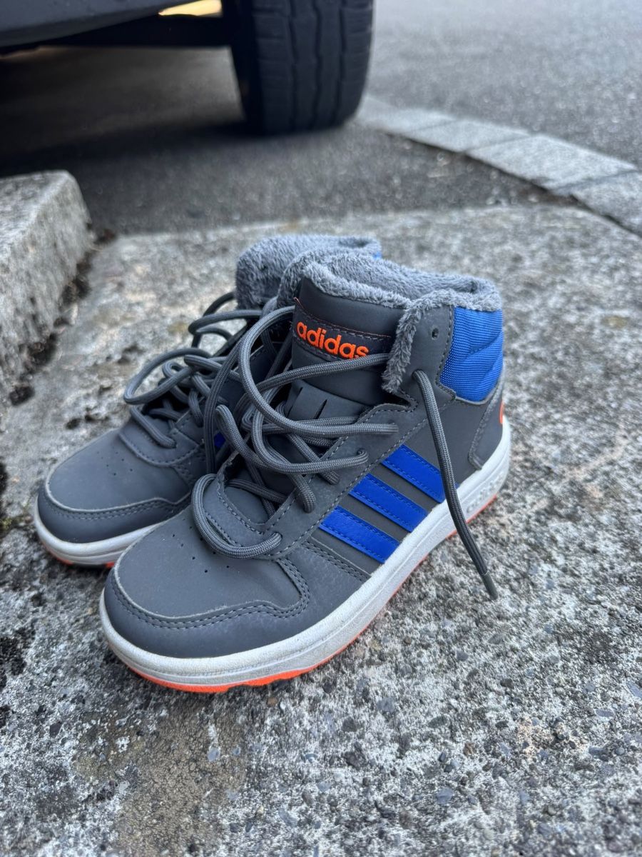 Adidas Chaussures hommes: Adidas neuwertig – D'occasion à Stäfa par rah_96vj