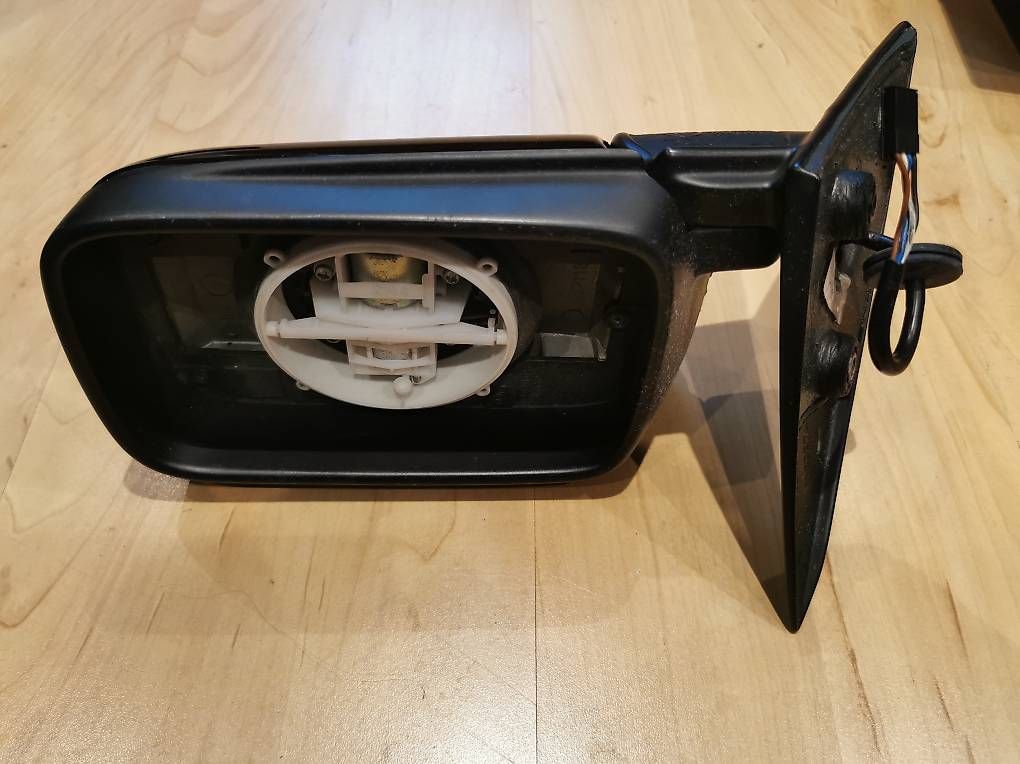 Tutti pezzi di ricambio auto: BMW E36 Aussenspiegel – Usato da Oberdorf BL venduto da FabioSantoro1990 1