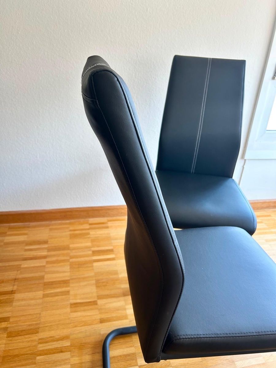 Stühle: 6 Freischwinger-Stühle, Kunstleder schwarz – Gebraucht aus Basel von giagia01 3