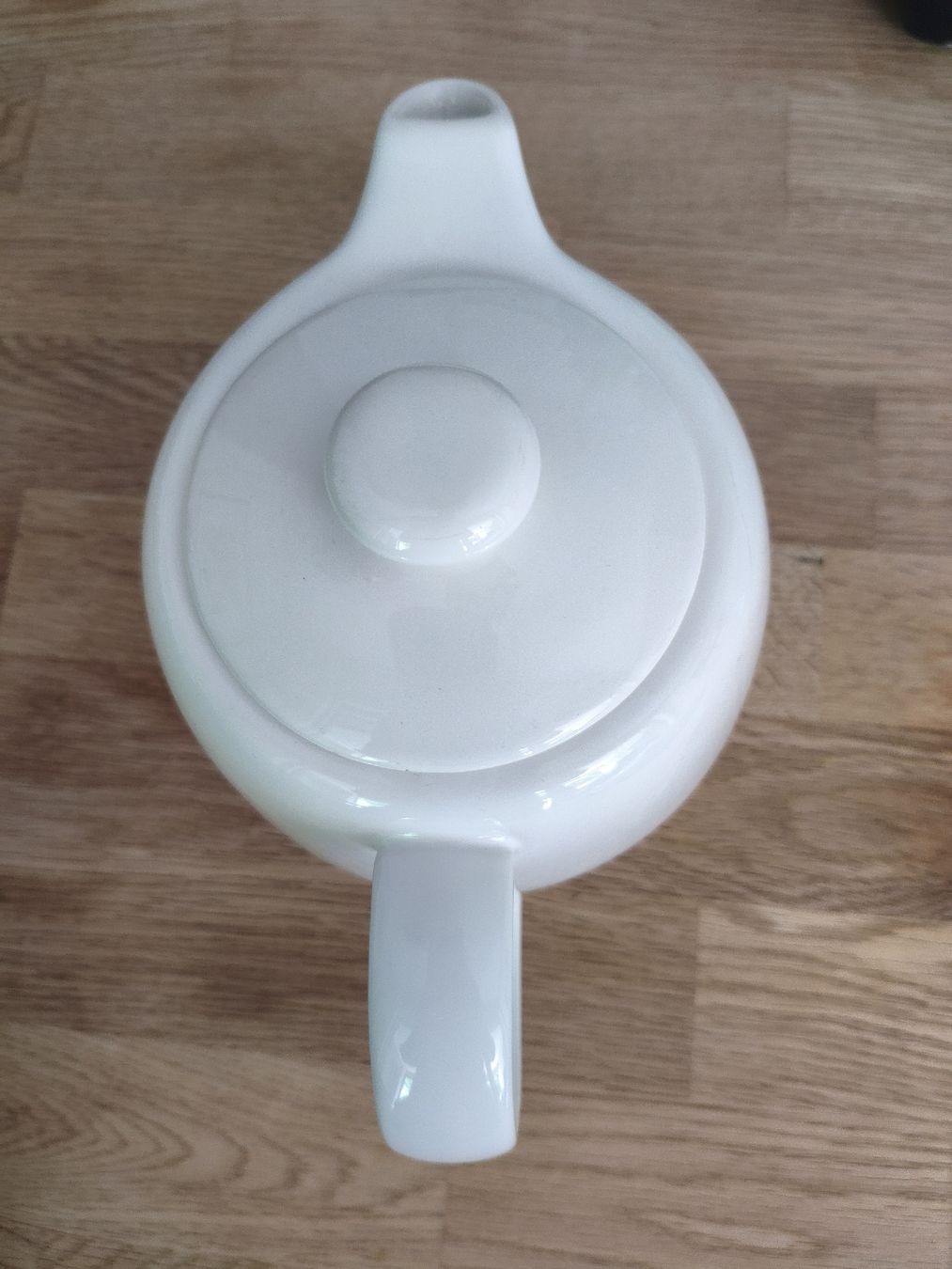 Teiere: White Ceramic Teapot with Lid, Good Condition – Usato da Zürich venduto da yul_7ccq