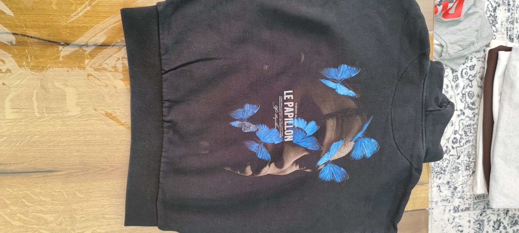 Lotti di vestiti: Hoodies kleiderpaket – Usato da Chur venduto da djovanna 6