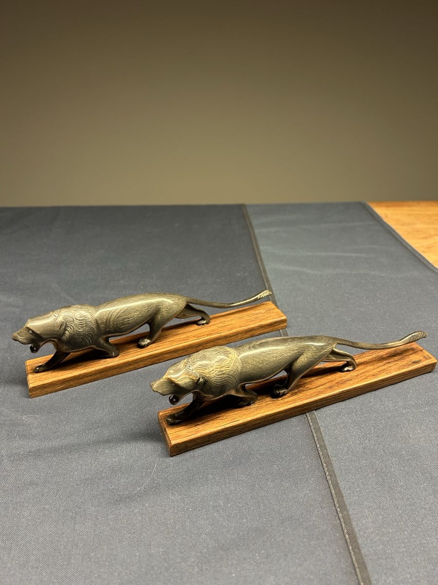 Statuette: Antike Löwen aus Büffelhorn – Usato da Kreuzlingen venduto da Pix66 2