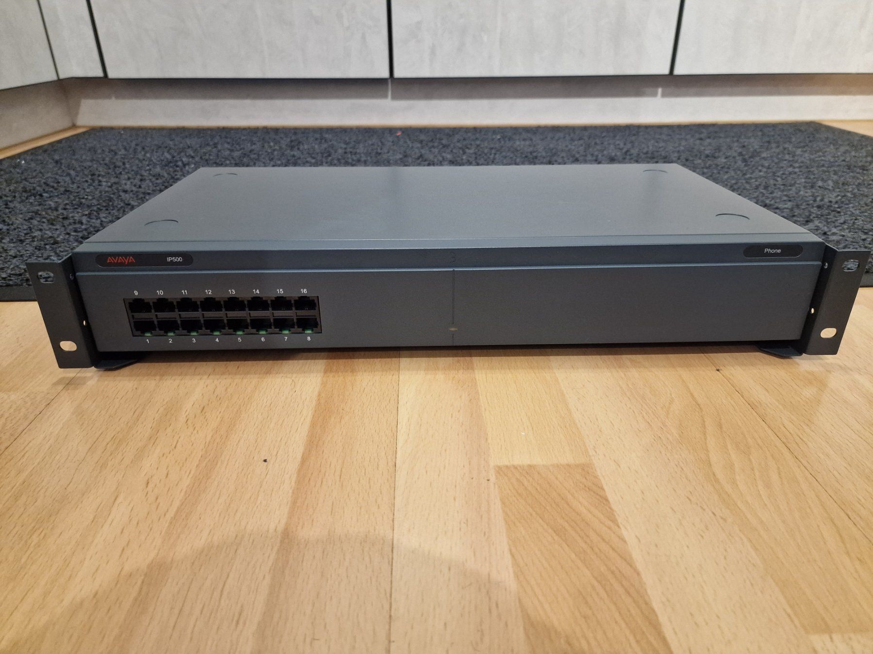 Avaya Telefoni: Avaya IP Office IP500 inkl. Modul – Usato da Buchrain venduto da Sssschaller
