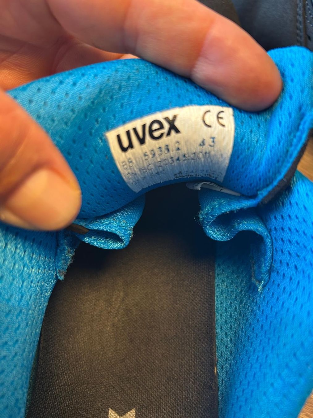 Uvex Scarpe da uomo: Neuwertig Sicherheitschuhe uvex – Usato da Basel venduto da faz_hdd8 5