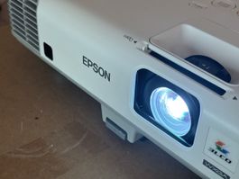 Beamer Epson EB-915W WXGA gebraucht guter Zustand