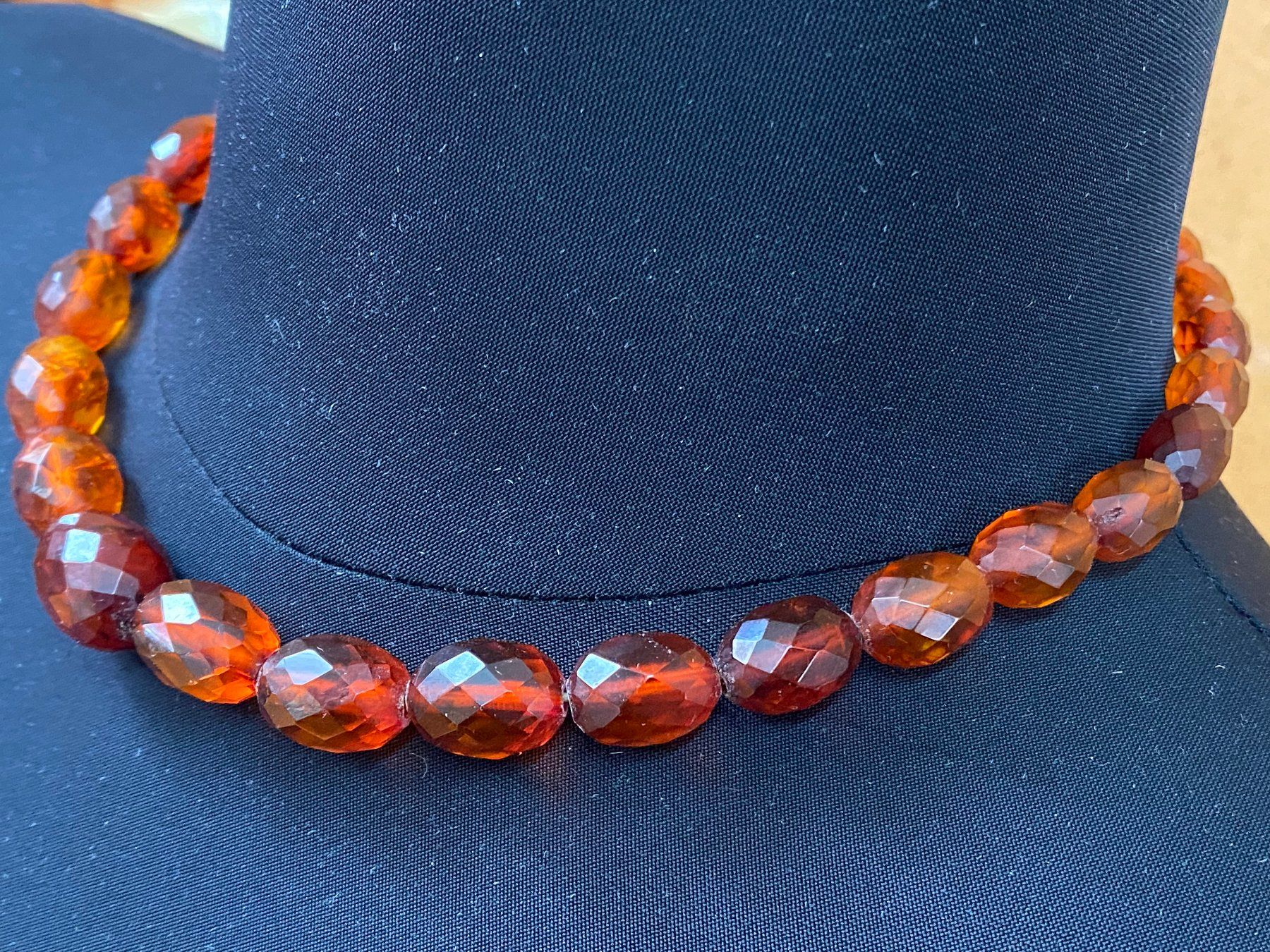 Catenine: Vintage Elegante Facettierte Bernsteinkette – Usato da Schaffhausen venduto da vintageville 1