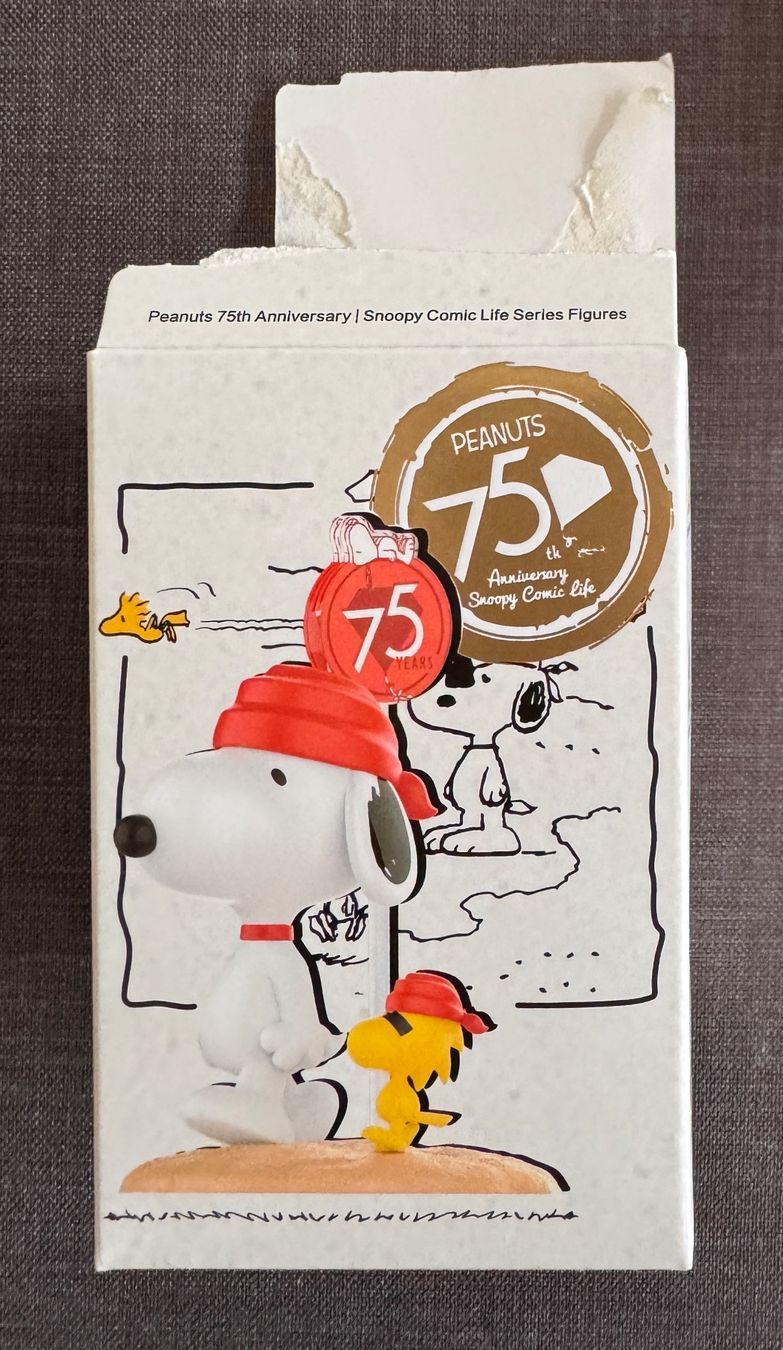 Comics: Peanuts 75th Anniversary "Snoopy" Comic Life Pop Mart Figur – Neu (gemäss Beschreibung) aus Niederlenz von Elchshrek2