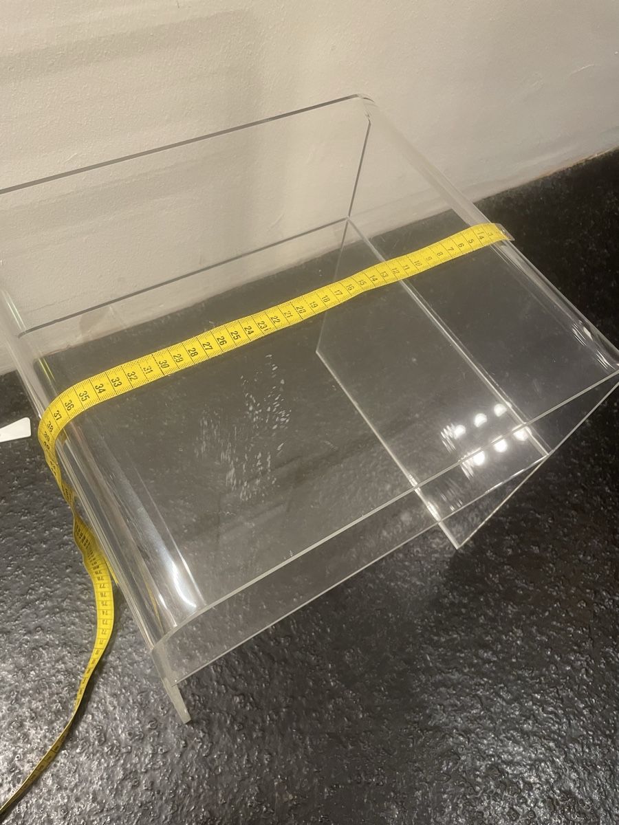 Tables de nuit: Plexiglas Möbel Beistelltisch transparent – D'occasion à Windisch par rascale 6
