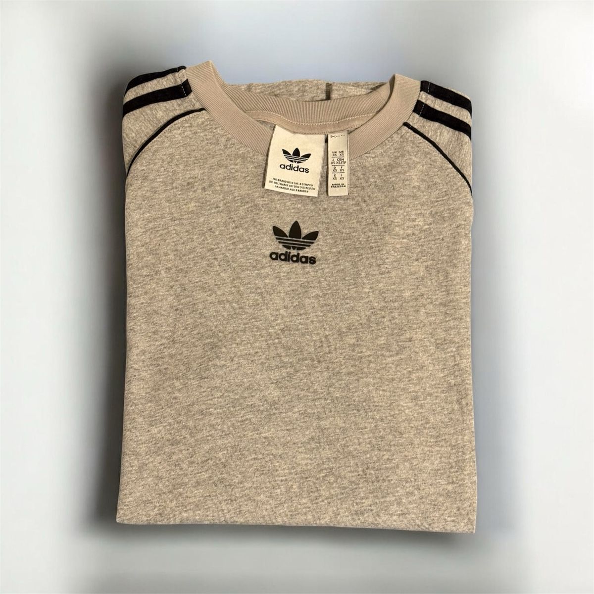 Adidas T-shirt: T-Shirt Adidas Original – Nuovo (secondo la descrizione) da Châtel-St-Denis venduto da Montclair_Swiss