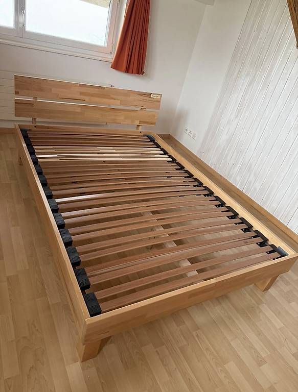 Betten: Holzbett 140cm mit Lattenrost – Gebraucht aus Felben-Wellhausen von A.R15