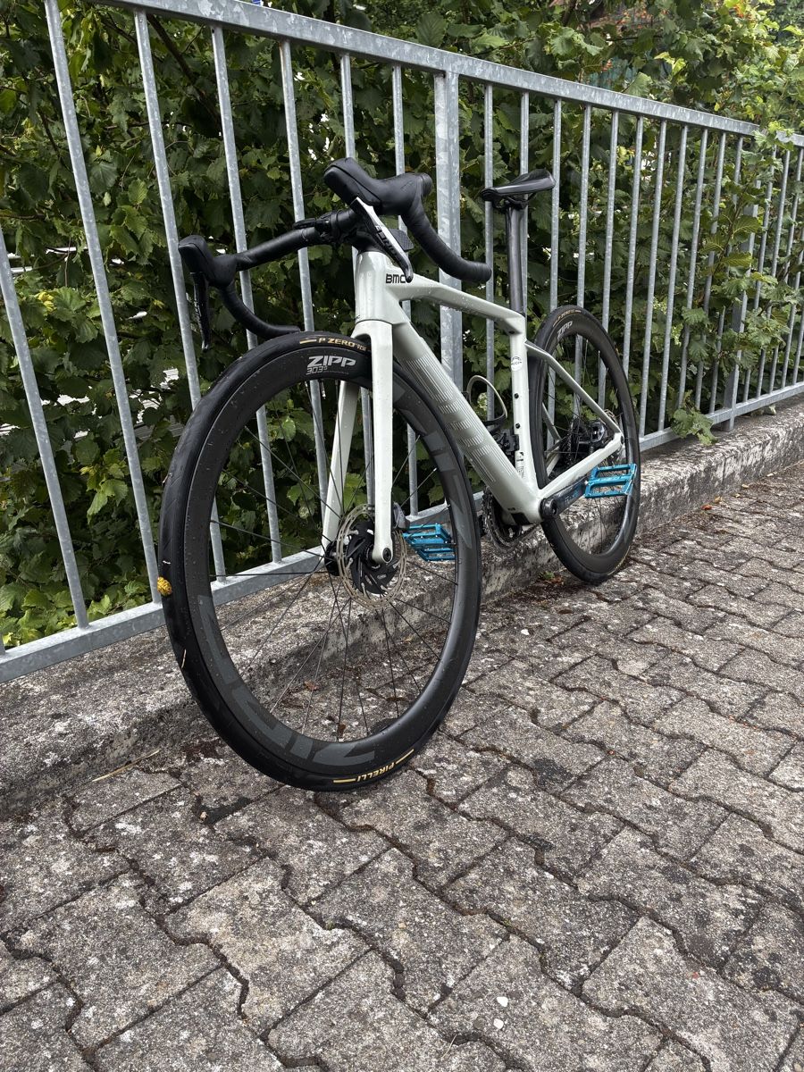 BMC Vélos: Bmc roadmachine 01 three  – D'occasion à Lenzburg par jer_gx6q 3