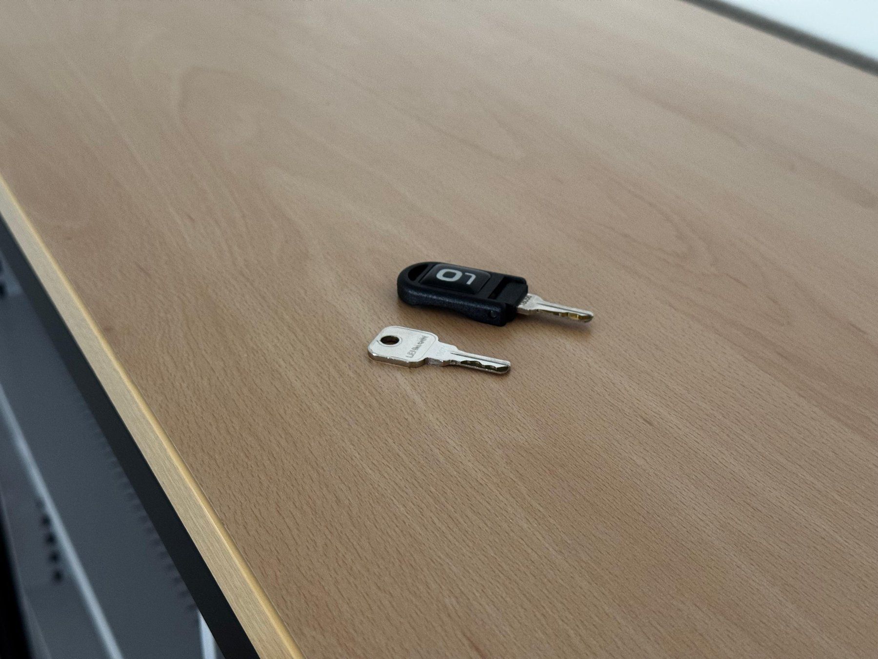 Lista Regale: 2x Lista Office Rollladenschränke – Gebraucht aus Zürich von dom_l879 3