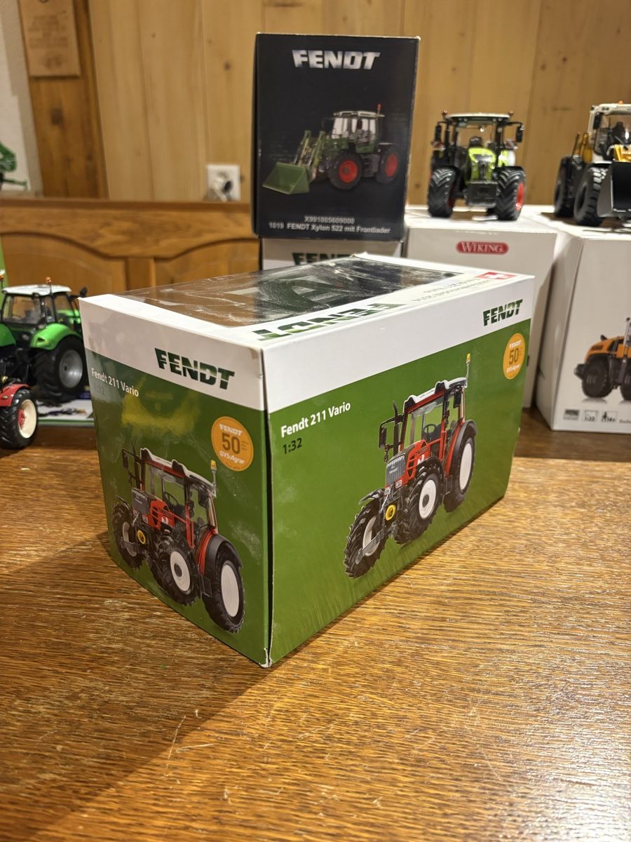 Schuco Kits de montage: Fendt 211 suisse edition 1:32 – Neuf (Voir description) à Maracon par tro_chq5 1