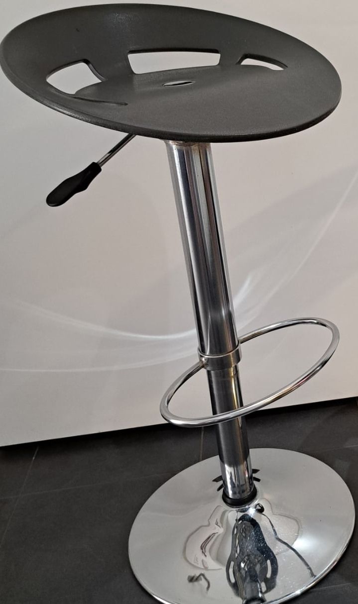 Sgabelli: 2 Tabourets de bar gris reglable etat neufs – Nuovo (secondo la descrizione) da Monthey venduto da Chez-Dani-81