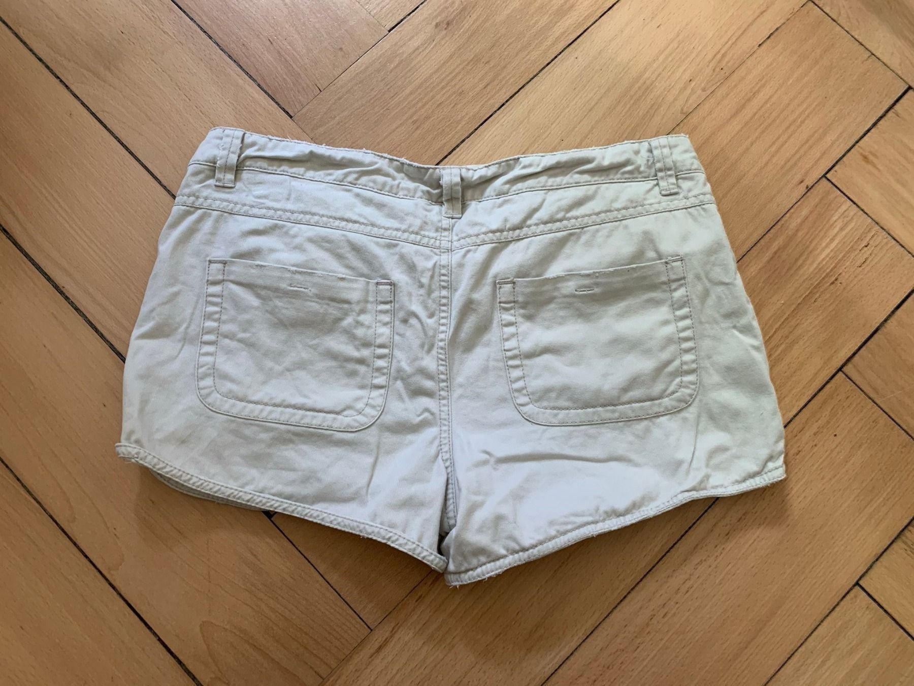 Hosen: DEFRY 01 - Shorts beige 38 – Gebraucht aus Zürich von Diazaio 2