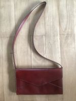 Ledertasche in dunkelrot