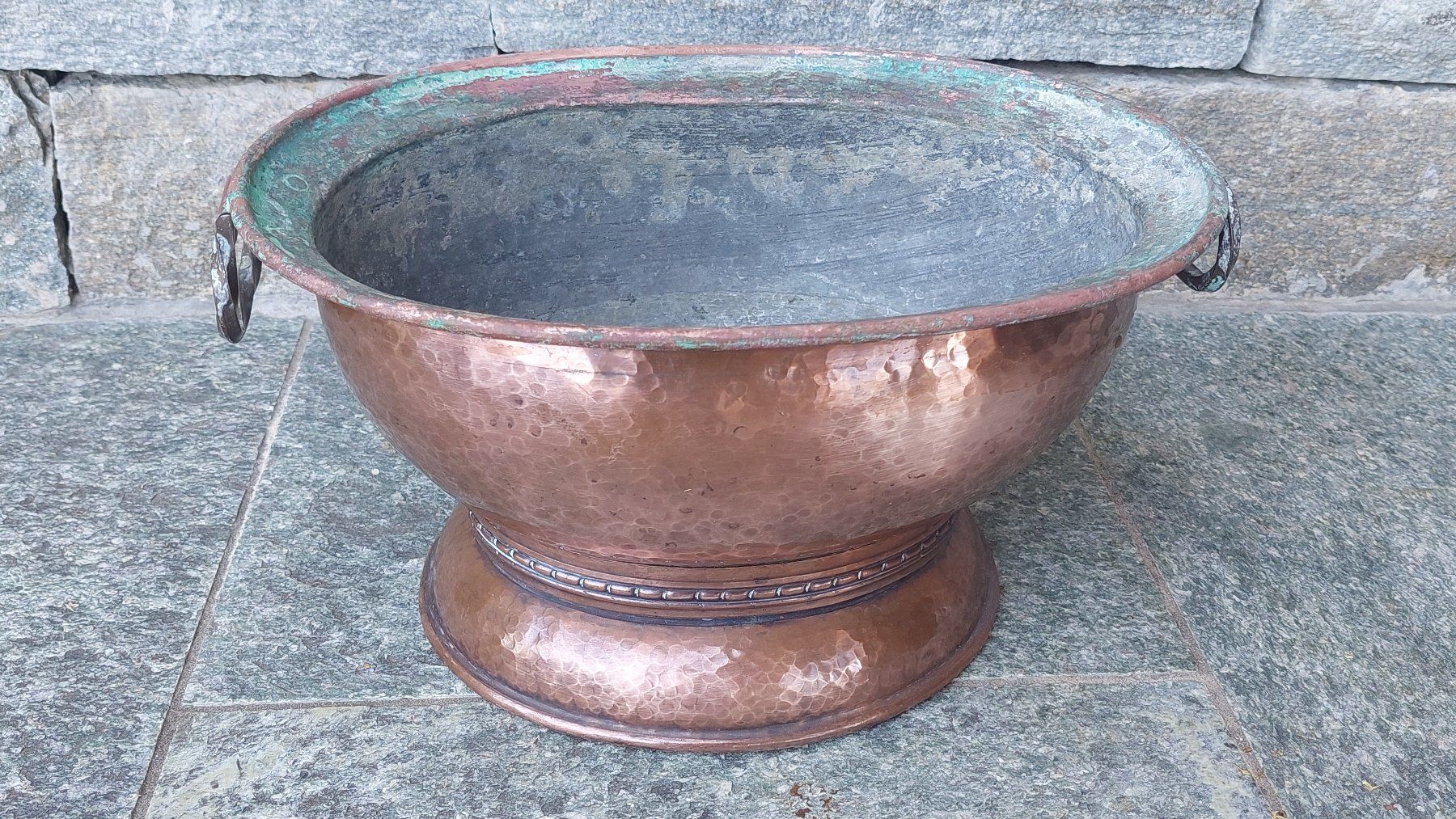 Pentole: Antiker Kupfertopf, Kupferkessel, ca. 36 cm breit – Usato da Muri b. Bern venduto da Spassholz 1