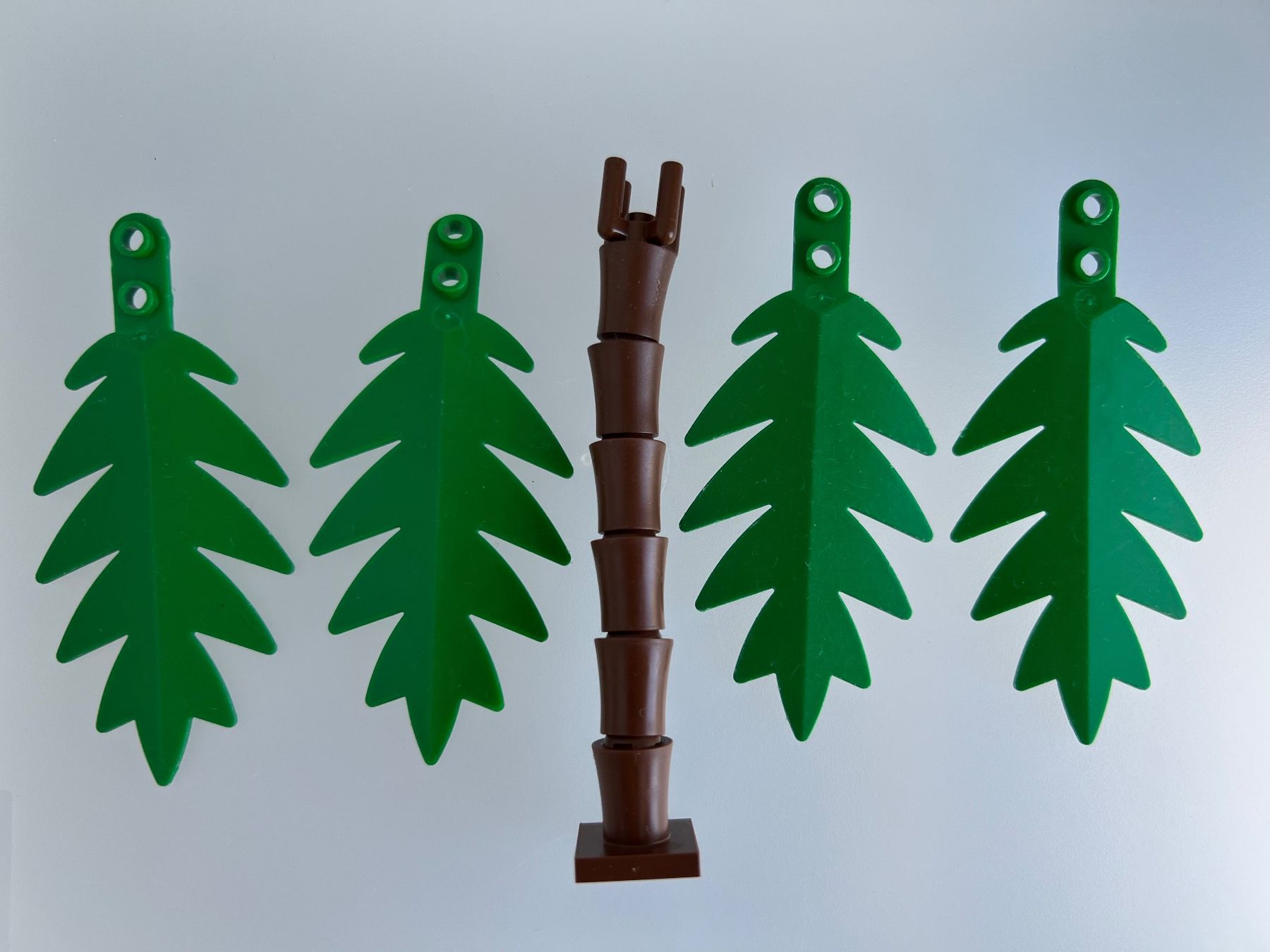 Lego Spielzeuge: LEGO Palme kompl. grosse Blätter – Gebraucht aus Uttigen von sonorsonic