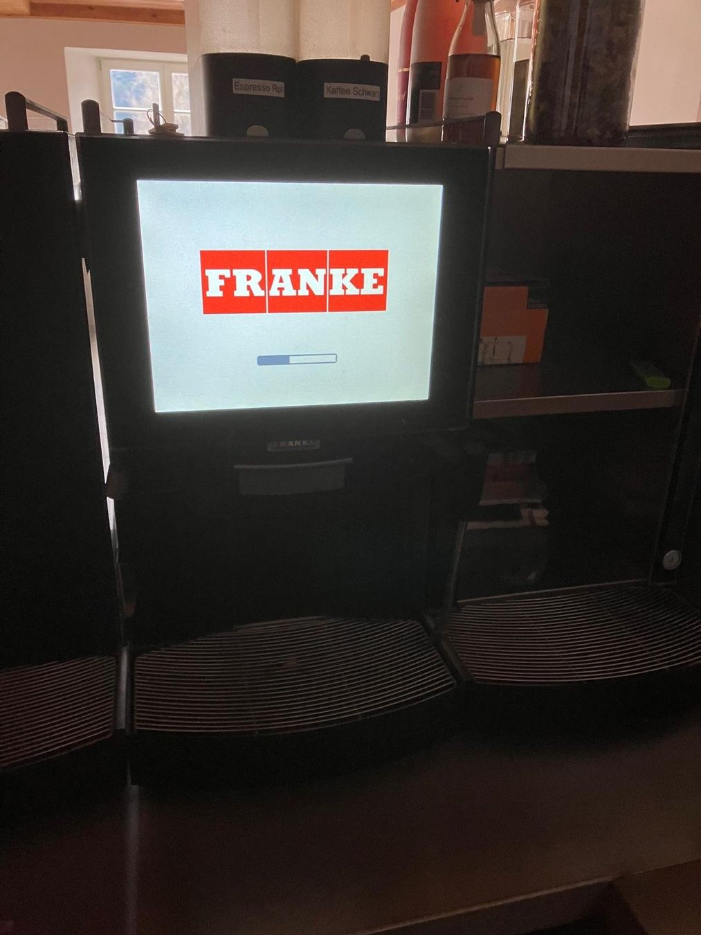 Franke Macchine per caffè & Macchine per espresso: Franke Profi Kaffeemaschine Hotel Gastgewerbe Restaurant – Usato da Bottmingen venduto da mao12 7