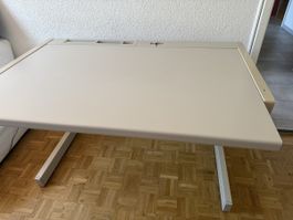 Schreibtisch mit Steckdosenleiste Cremeweiss