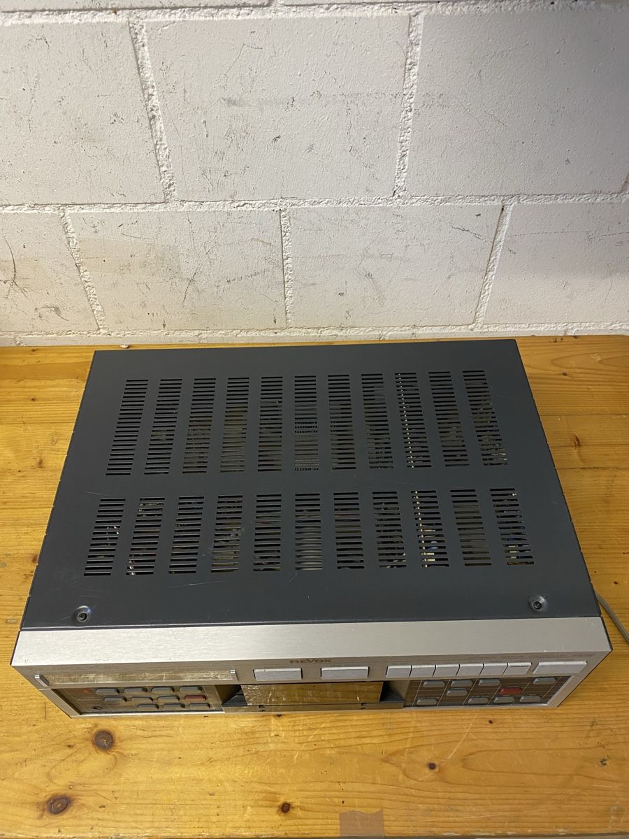 Revox Registratori: Revox B 215 Cassette Tape Deck – Difettoso da Luzern venduto da Harikan 3