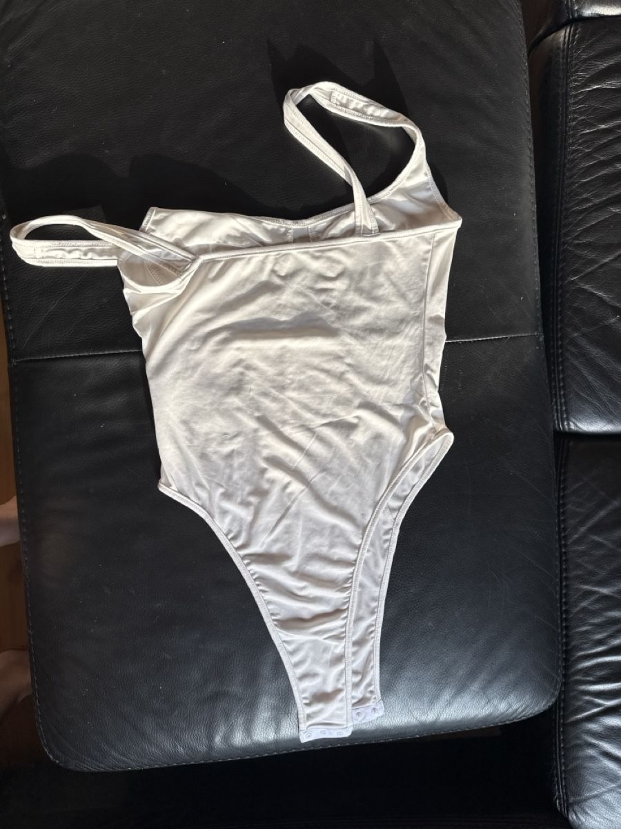 Tops: Lightweight white body, M  – D'occasion à St-Gingolph par Ynatka 1
