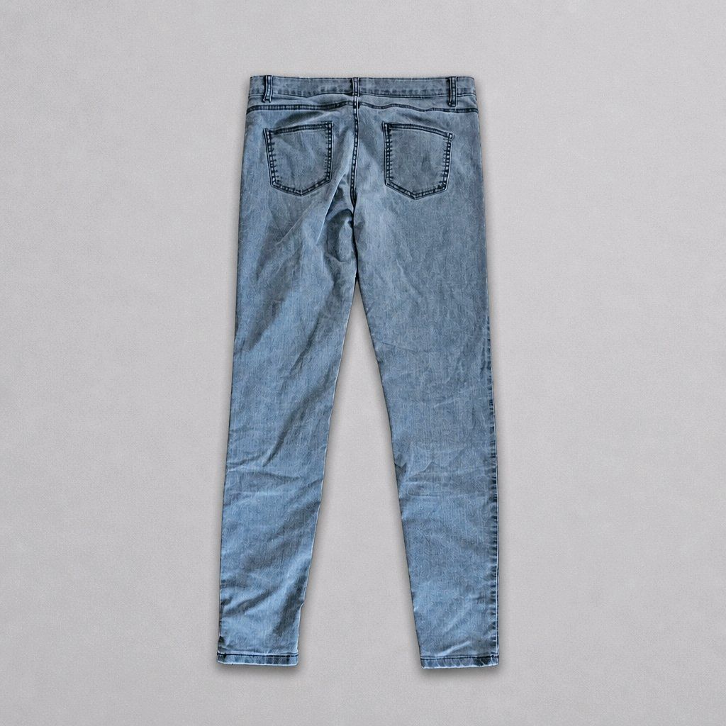 Lotti di vestiti: Casual Basic Paket Gr. M mit Benetton Jeans & 2 ZARA Shirts – Usato da Füllinsdorf venduto da Sunnebliemli7 2
