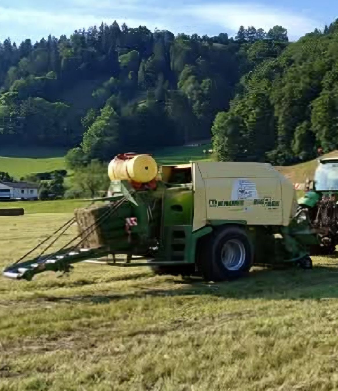 Krone Toutes les machines: Quaderballenpresse – D'occasion à Mirchel par Hopedog