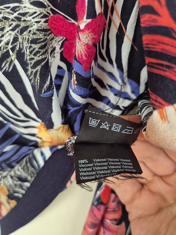 Jacken: Comma Viskose-Sommerjacke Grösse 40 – Gebraucht aus  von  1